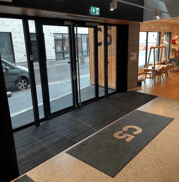 Logomatter til butikk og kontor